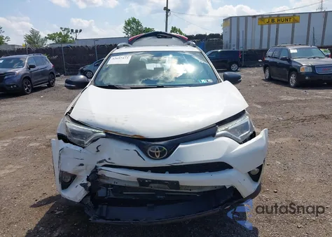 2018 Toyota Rav4 Se z USA, uszkodzony, nr VIN JTMJFREV1JJ743094